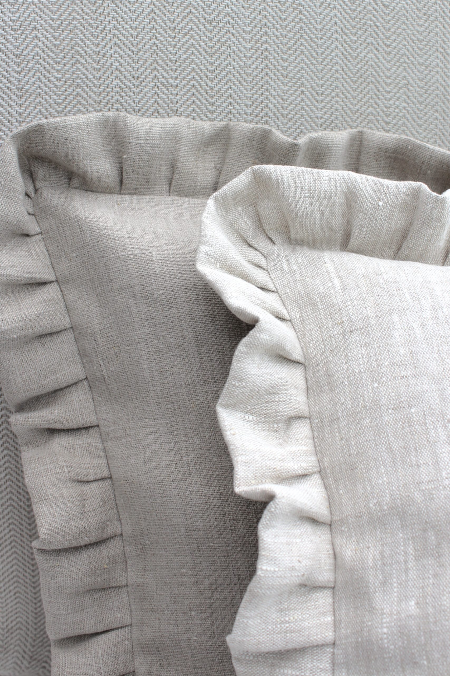 RUFFLED CUSHION oatmeal
